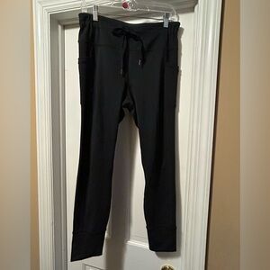 90 Degrees black leggings with draw string design and pockets 
Size XL